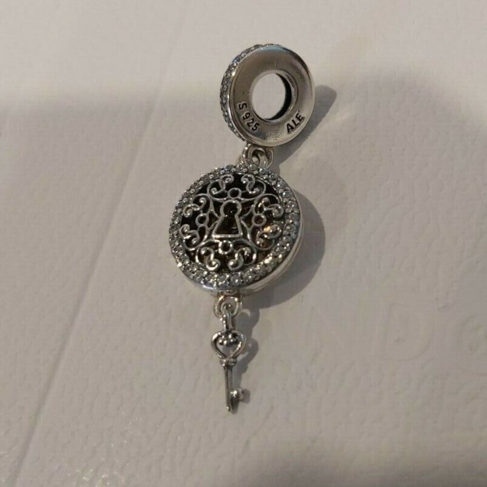 Authentic Pandora Sterling Silver *RETIRED* Regal Key Dangle Charm 797660CZ